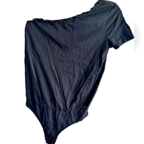 NWT- n:PHILANTHROPY One Shoulder Short Sleeve Black Bodysuit - Size S - Picture 1 of 6